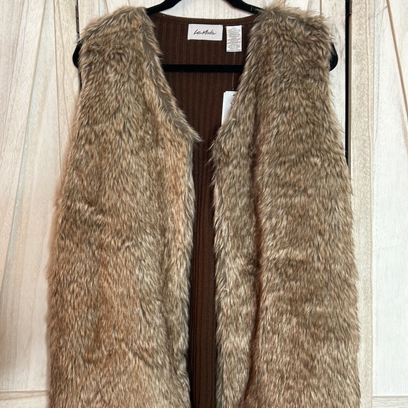 New with tags Faux Fur Sweater Vest - Picture 2 of 7